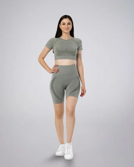 Camiseta cropped e calções para mulher - Roupa desportiva
